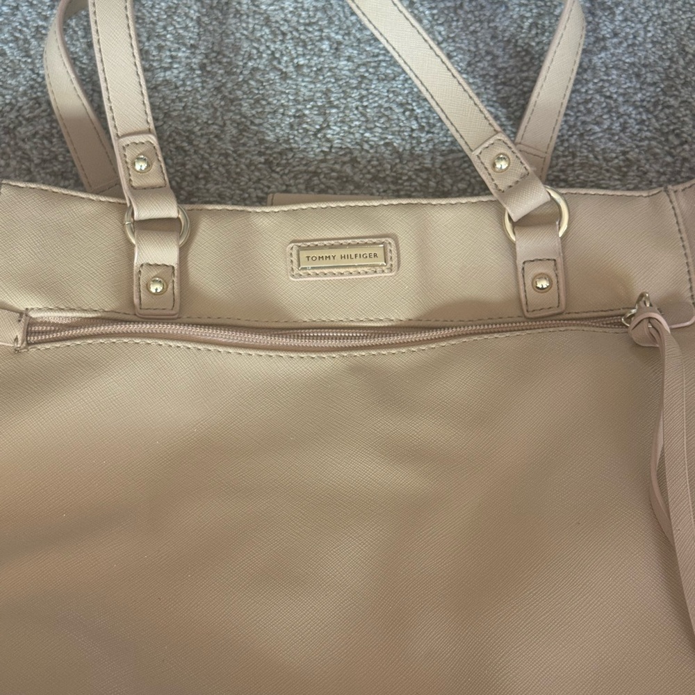 Tommy Hilfiger Light Tan Shoulder Bag